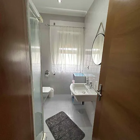 Luna Daire Porto Judeu